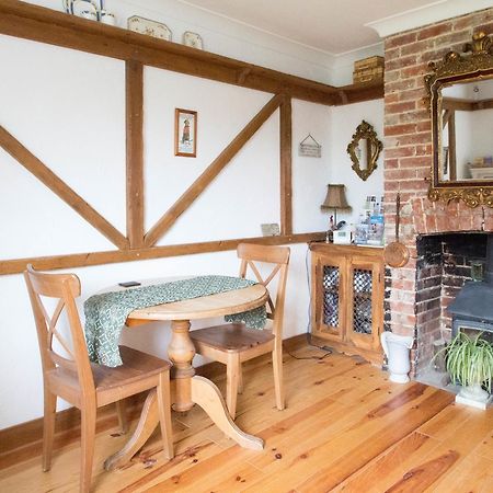 Flint Cottage Chichester Bagian luar foto
