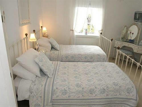 Flint Cottage Chichester Bagian luar foto